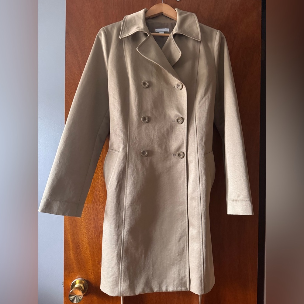 NEW YORK & COMPANY WOMAN'S MID-LENGTH BEIGE TRENCH COAT - SIZE LARGE NWOT